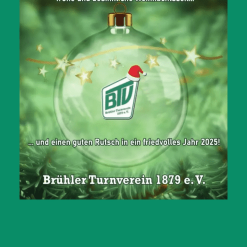 Weihnachtsbaumkugel mit BTV-Logo und festlichen Gr&uuml;&szlig;en vor gr&uuml;nem Hintergrund. Text w&uuml;nscht frohe Weihnachten und guten Rutsch.