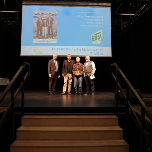 Boule Formation Triplette  Yvonne Kappelhoff, Roland Landeck, und Paulo de Sousa Rom&aacute;o bei der Sportlerehrung des Wettlampf Jahres 2023