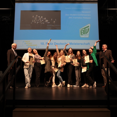 Die JMC Formation "Release" des TSC Br&uuml;hl im BTV 1879 e.V. bei der Sportlerehrung f&uuml;r das Wettkampfjahr 2023